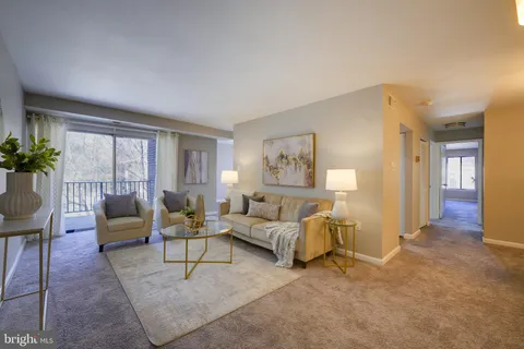 $240,000 | 7728 Hanover Parkway, Unit 218, Greenbelt, MD 20770