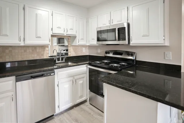 $2,500 | 71 Presidential Drive, Unit 2, Quincy, MA 02169