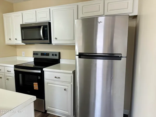 $179,900 | 2508 Bluff View Court, Unit B, Greenville, NC 27834