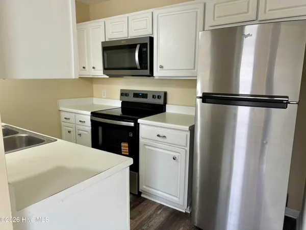 $179,900 | 2508 Bluff View Court, Unit B, Greenville, NC 27834