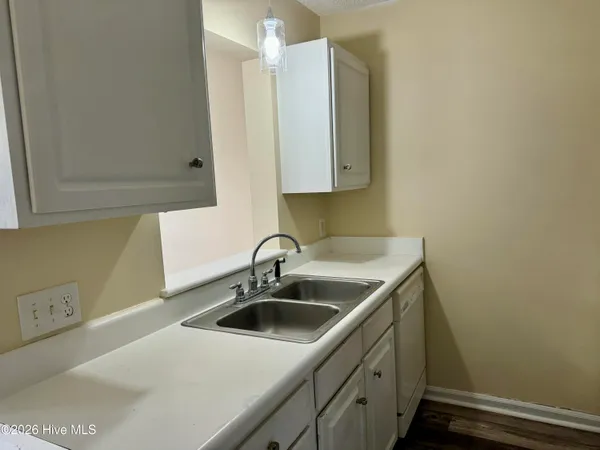 $179,900 | 2508 Bluff View Court, Unit B, Greenville, NC 27834