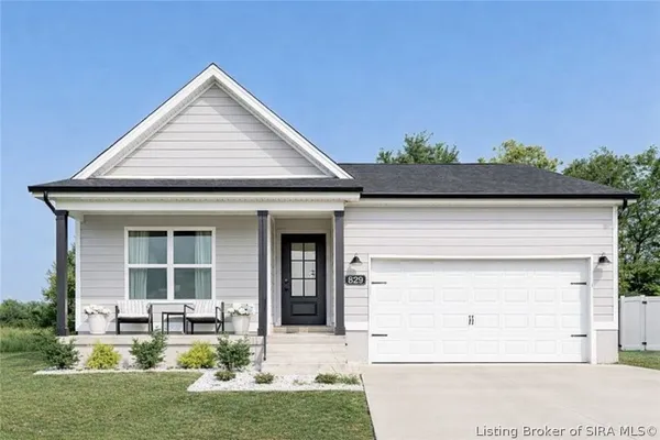 $299,900 | 829 Wolf Run Pk Boulevard, Jeffersonville, IN 47130