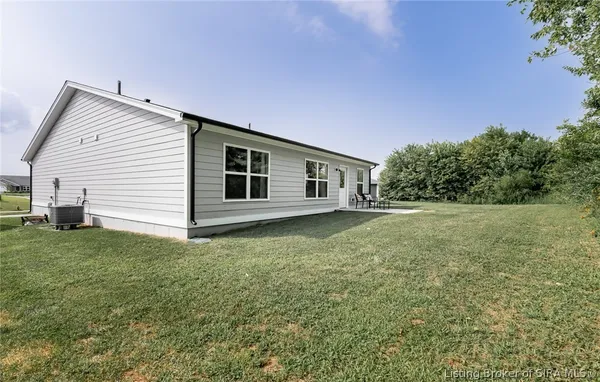 $299,900 | 829 Wolf Run Pk Boulevard, Jeffersonville, IN 47130