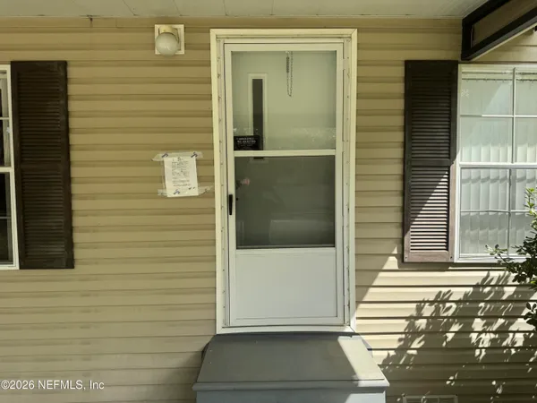 a view of entrance door of the house