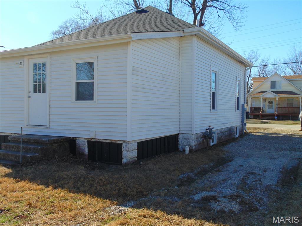 708 South Jefferson Street Litchfield, IL 62056 - Photo 4 of 22