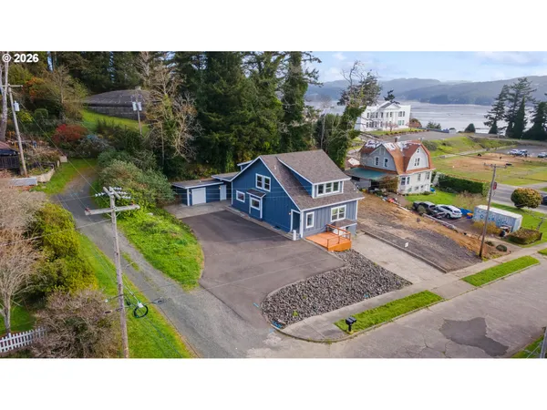 $699,000 | 790 Oregon Avenue, North Bend, OR 97459