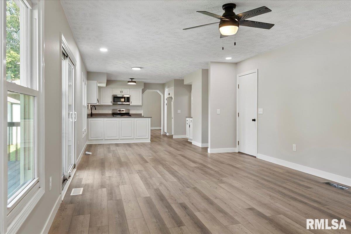 3101 Cascade Drive Springfield, IL 62704 - Photo 18 of 39 Gallery Image 18