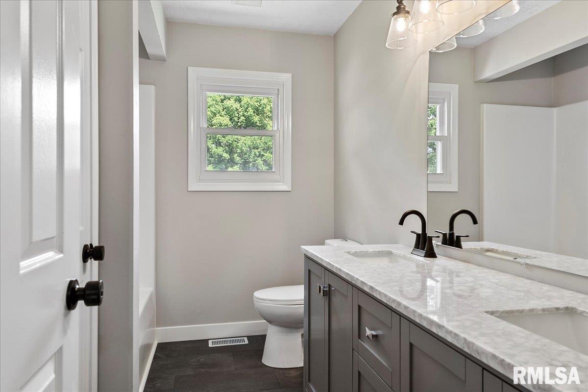 3101 Cascade Drive Springfield, IL 62704 - Photo 28 of 39 Gallery Image 28