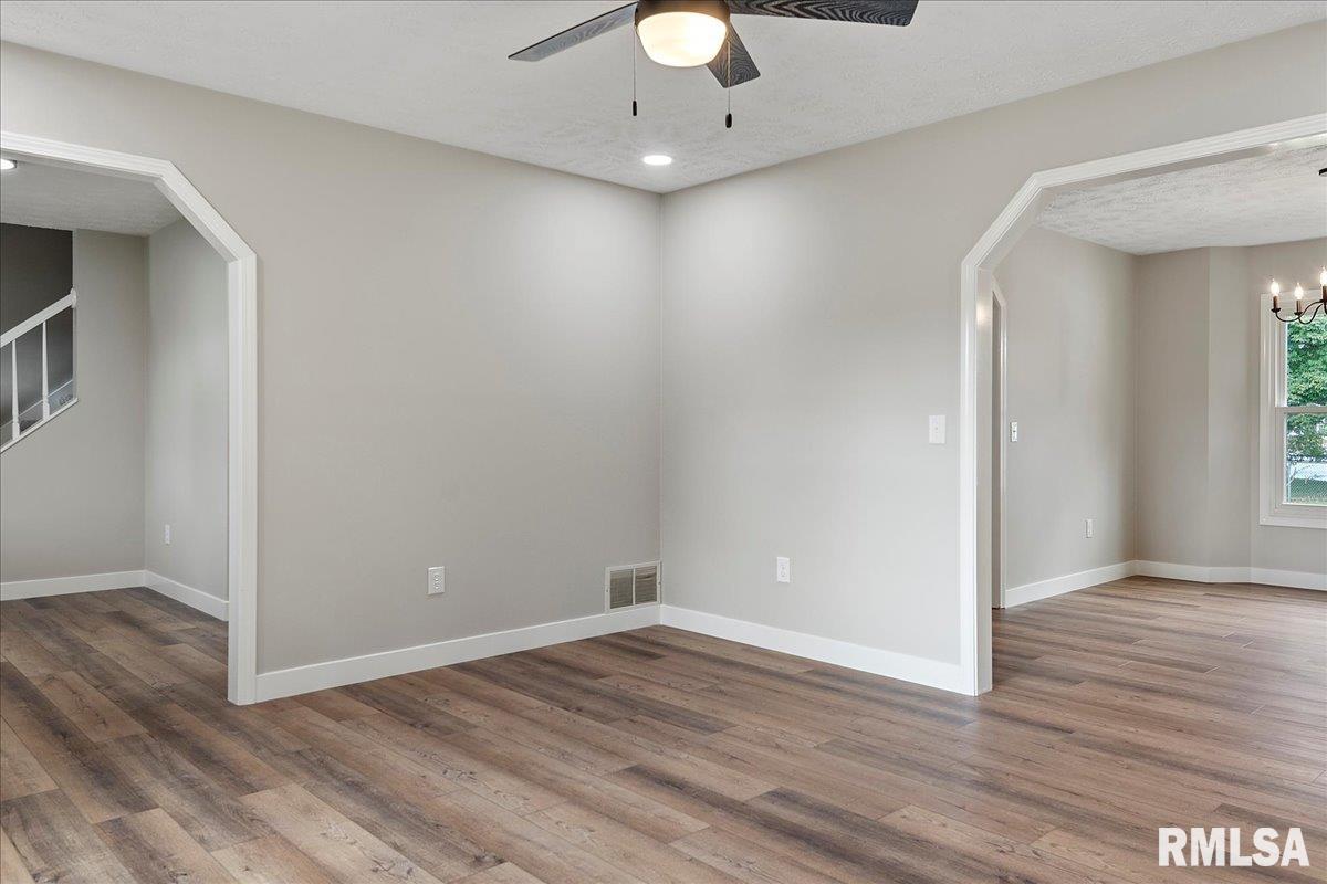3101 Cascade Drive Springfield, IL 62704 - Photo 7 of 39 Gallery Image 7
