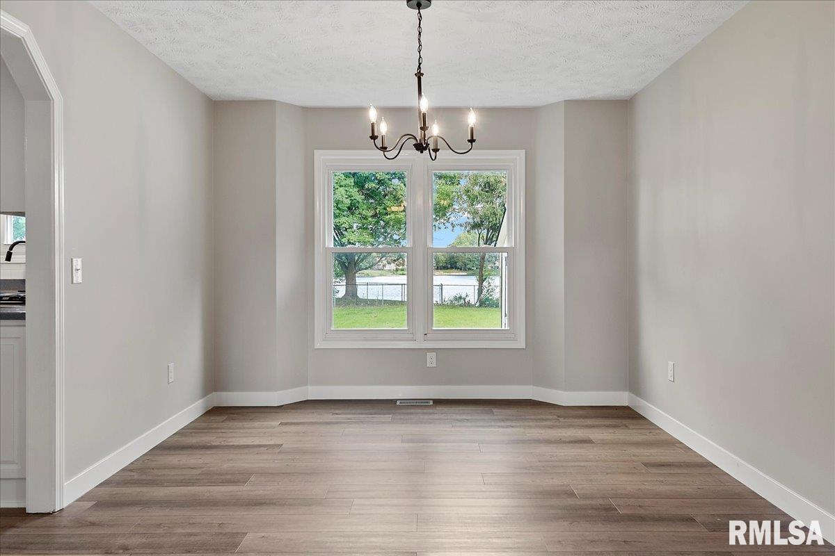 3101 Cascade Drive Springfield, IL 62704 - Photo 9 of 39 Gallery Image 9