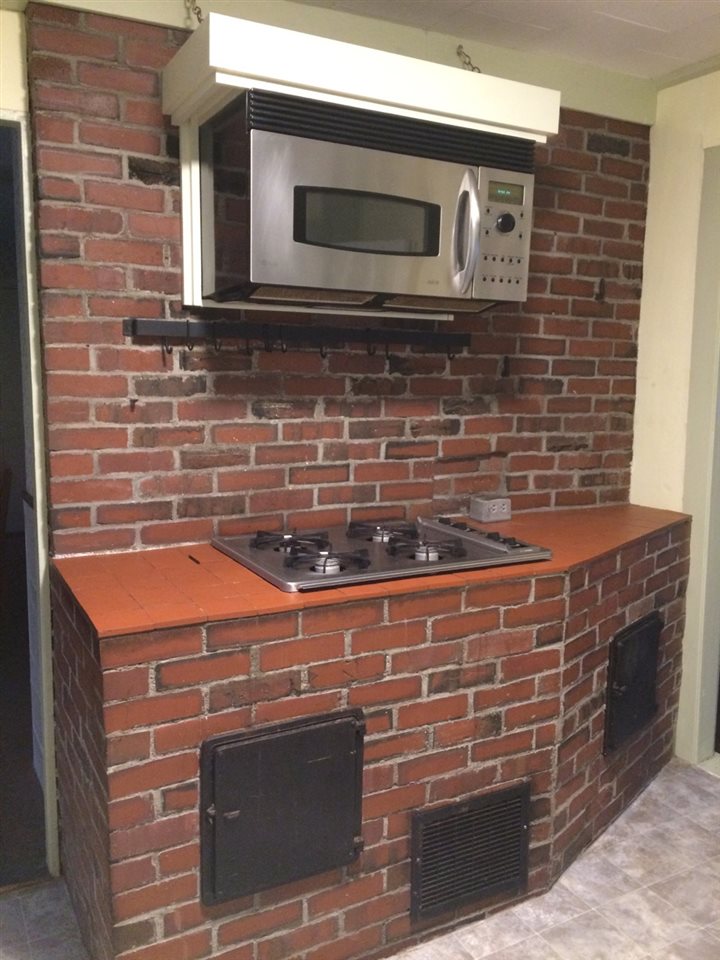 67 Thornton Road Nashua, NH 03063 - Photo 11 of 27 Gallery Image 11