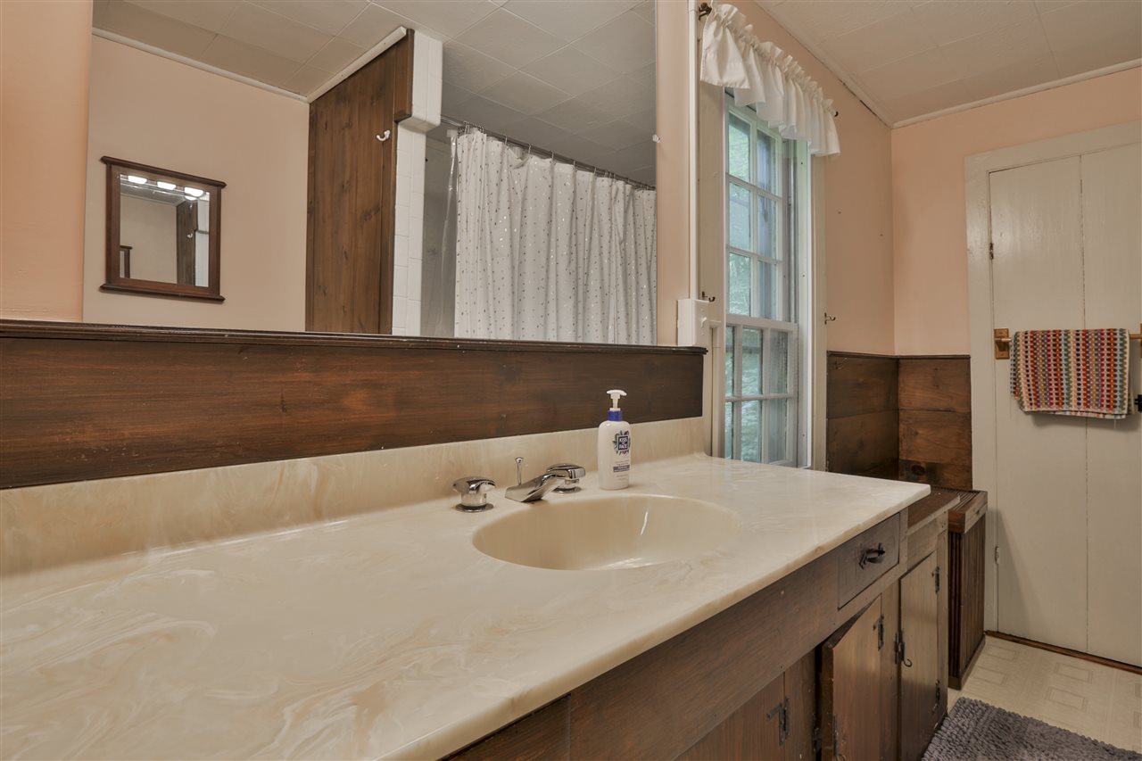 67 Thornton Road Nashua, NH 03063 - Photo 20 of 27 Gallery Image 20