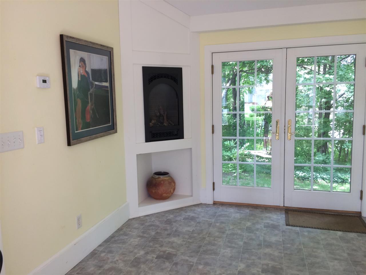 67 Thornton Road Nashua, NH 03063 - Photo 6 of 27 Gallery Image 6
