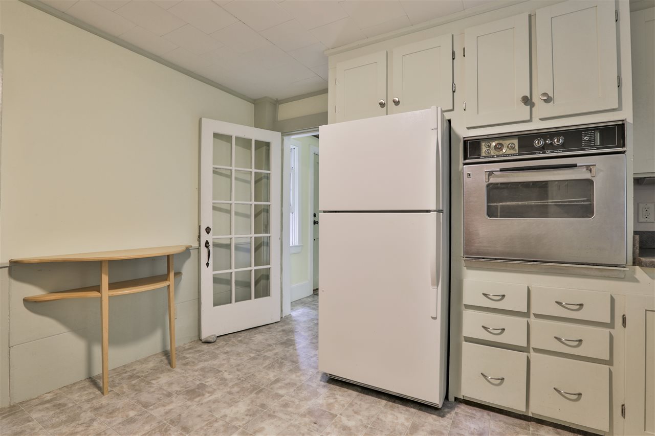 67 Thornton Road Nashua, NH 03063 - Photo 8 of 27 Gallery Image 8