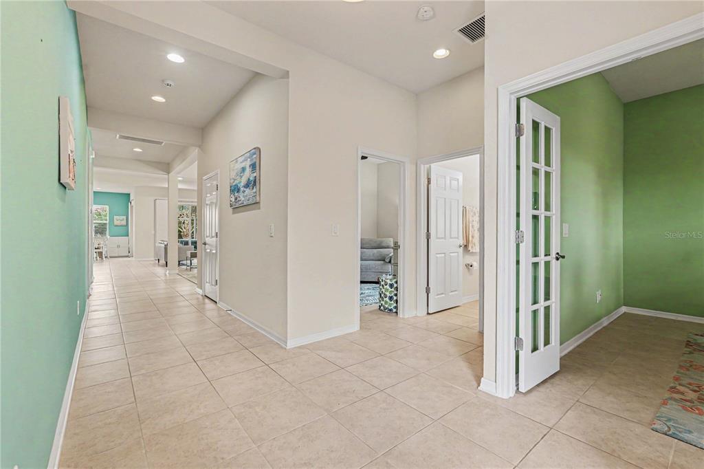 204 Shell Creek Court Apollo Beach, FL 33572 - Photo 14 of 39