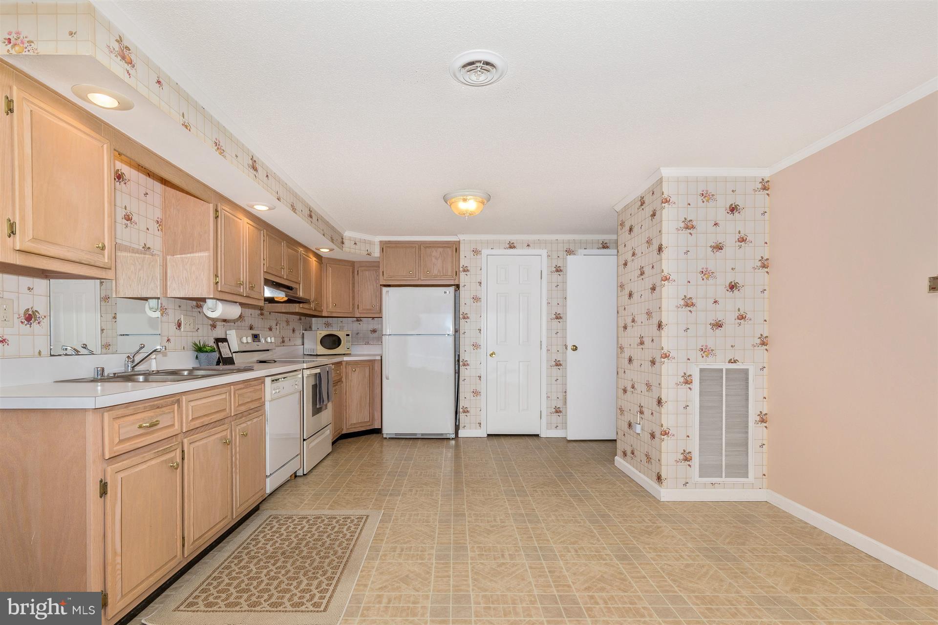 7957 Hollow Road Middletown, MD 21769 - Photo 19 of 30 Suite Kitchen