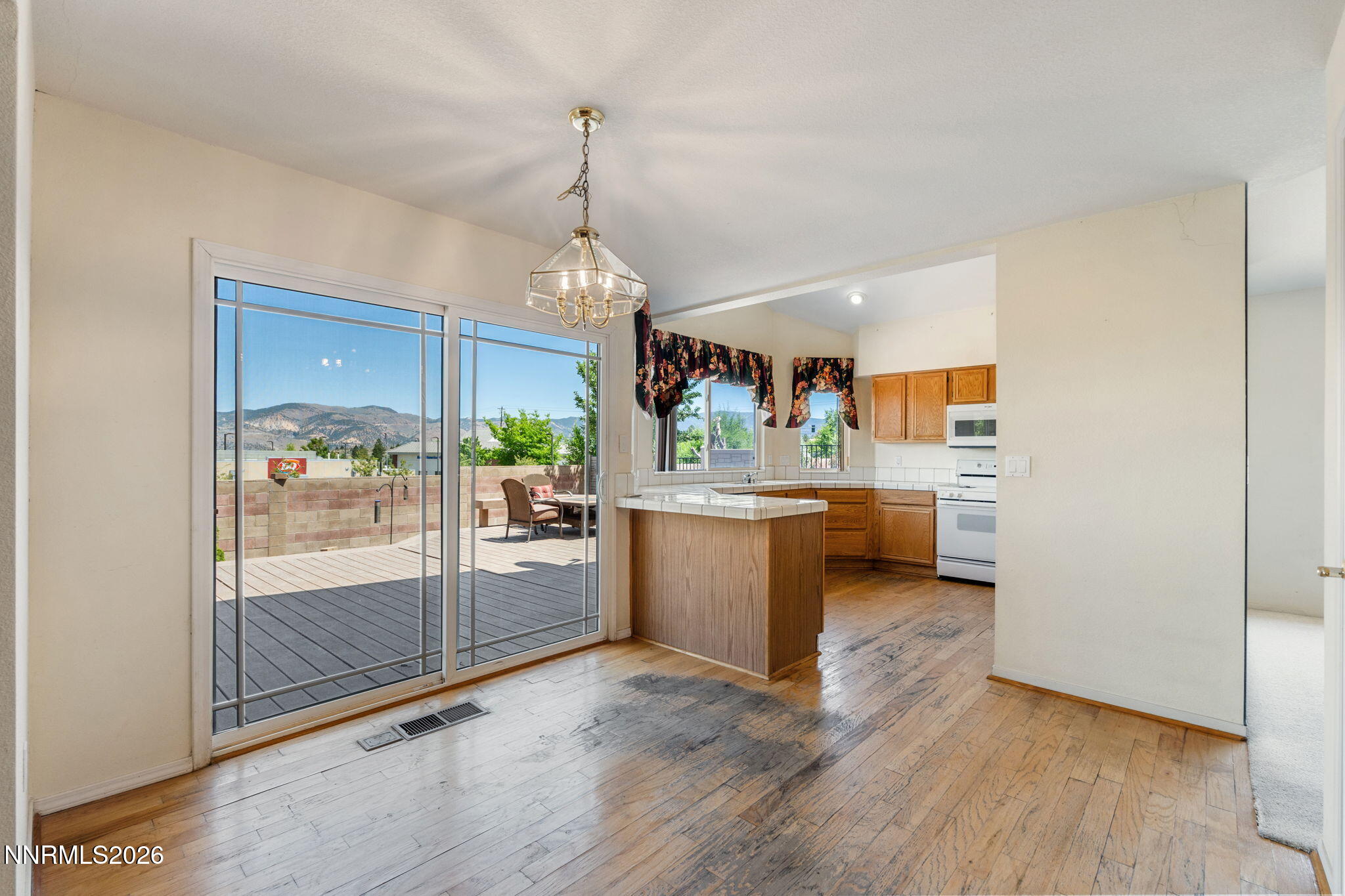 14430 Lasso Drive Reno, NV 89511 - Photo 23 of 44 33-web-or-mls-DSC02012