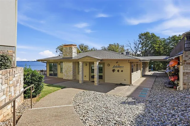 a view of an ocean view