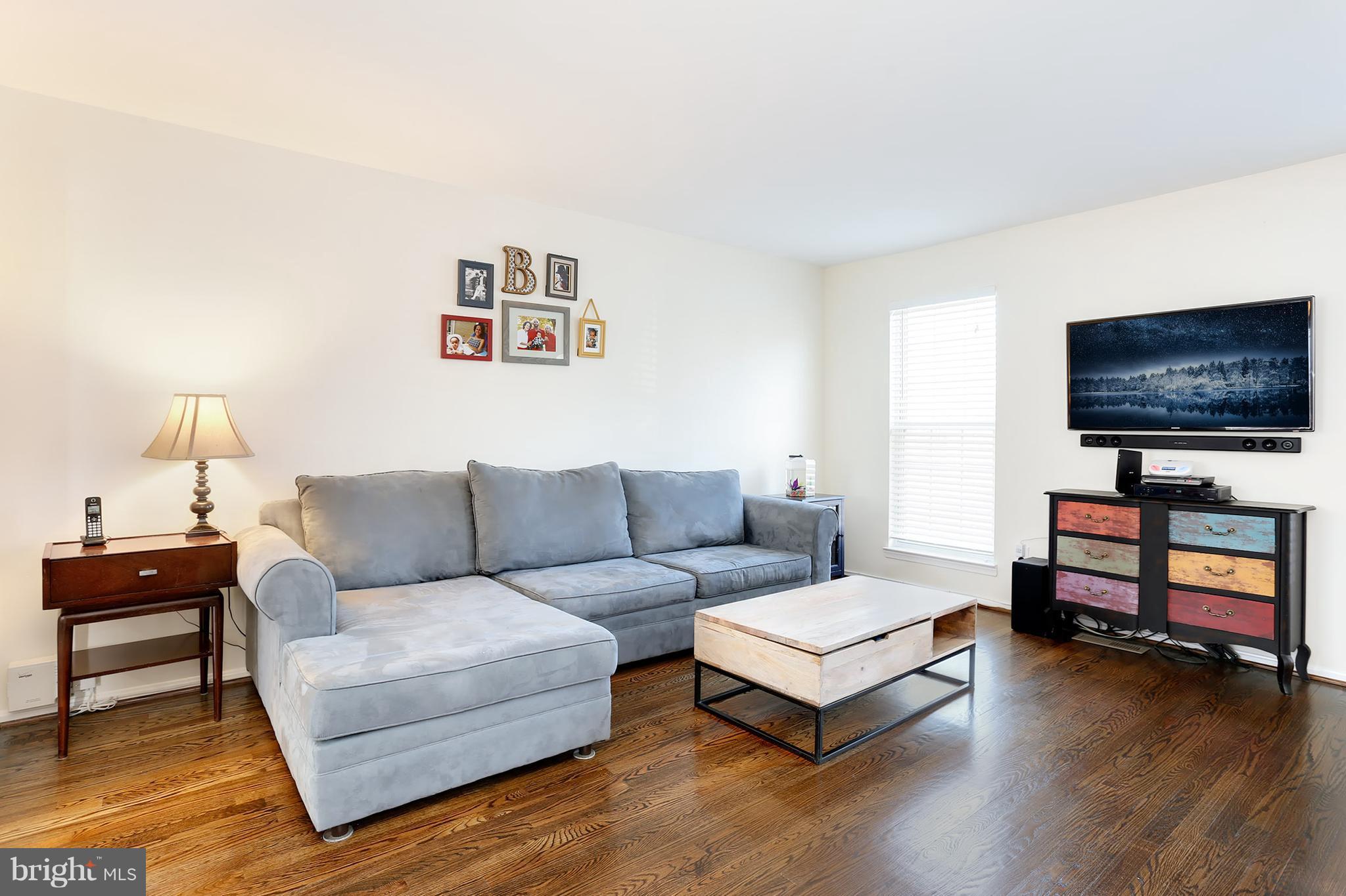 6454 Forest Road Cheverly, MD 20785 - Photo 4 of 30 Living Room