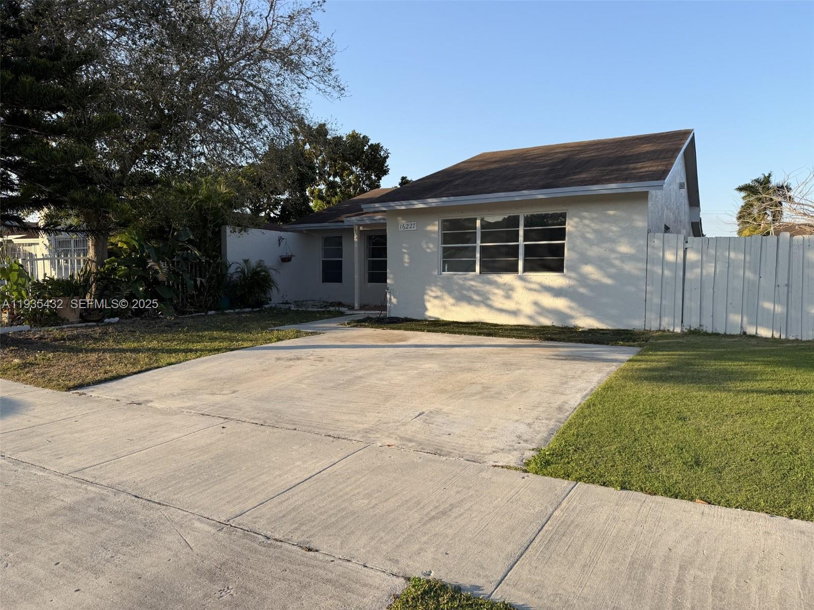 16227 Southwest 305th Street Homestead, FL 33033 - Photo 2 of 10