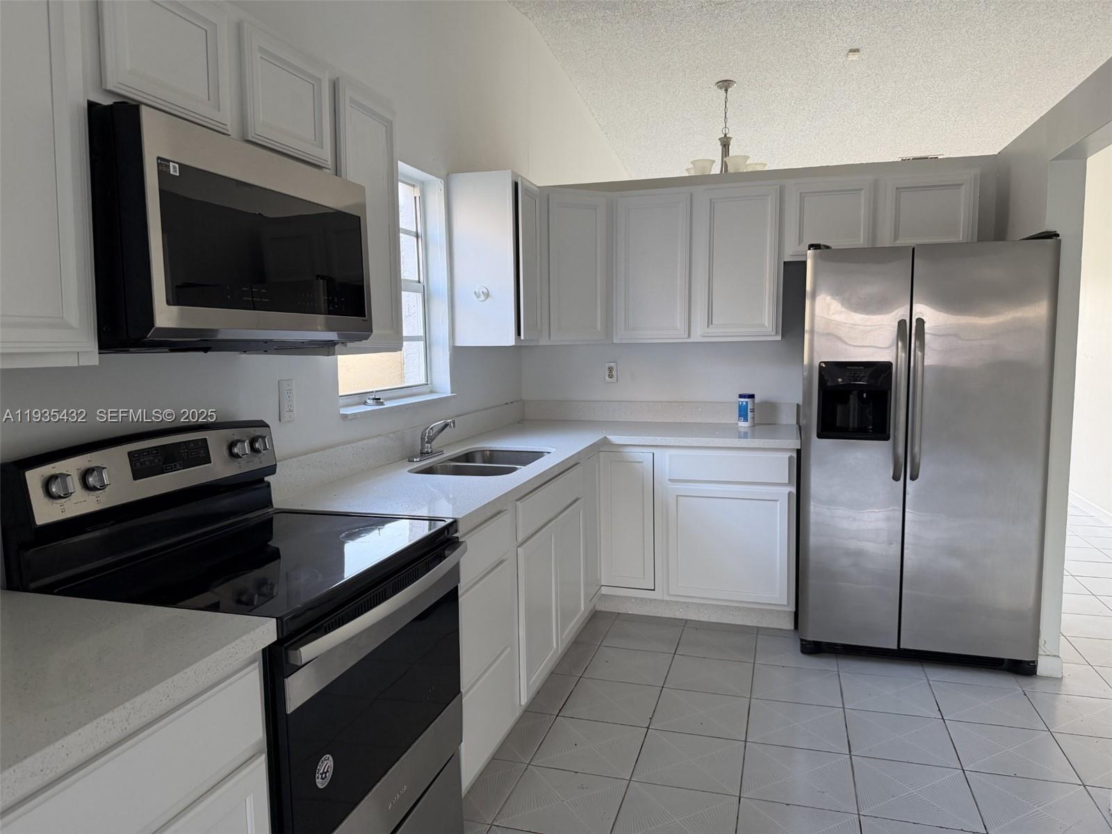 16227 Southwest 305th Street Homestead, FL 33033 - Photo 4 of 10