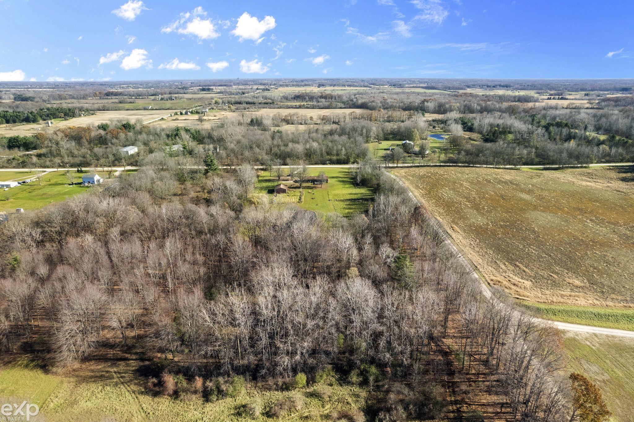 6401 Welch Road Yale, MI 48097 - Photo 39 of 44 50128147-38.JPG