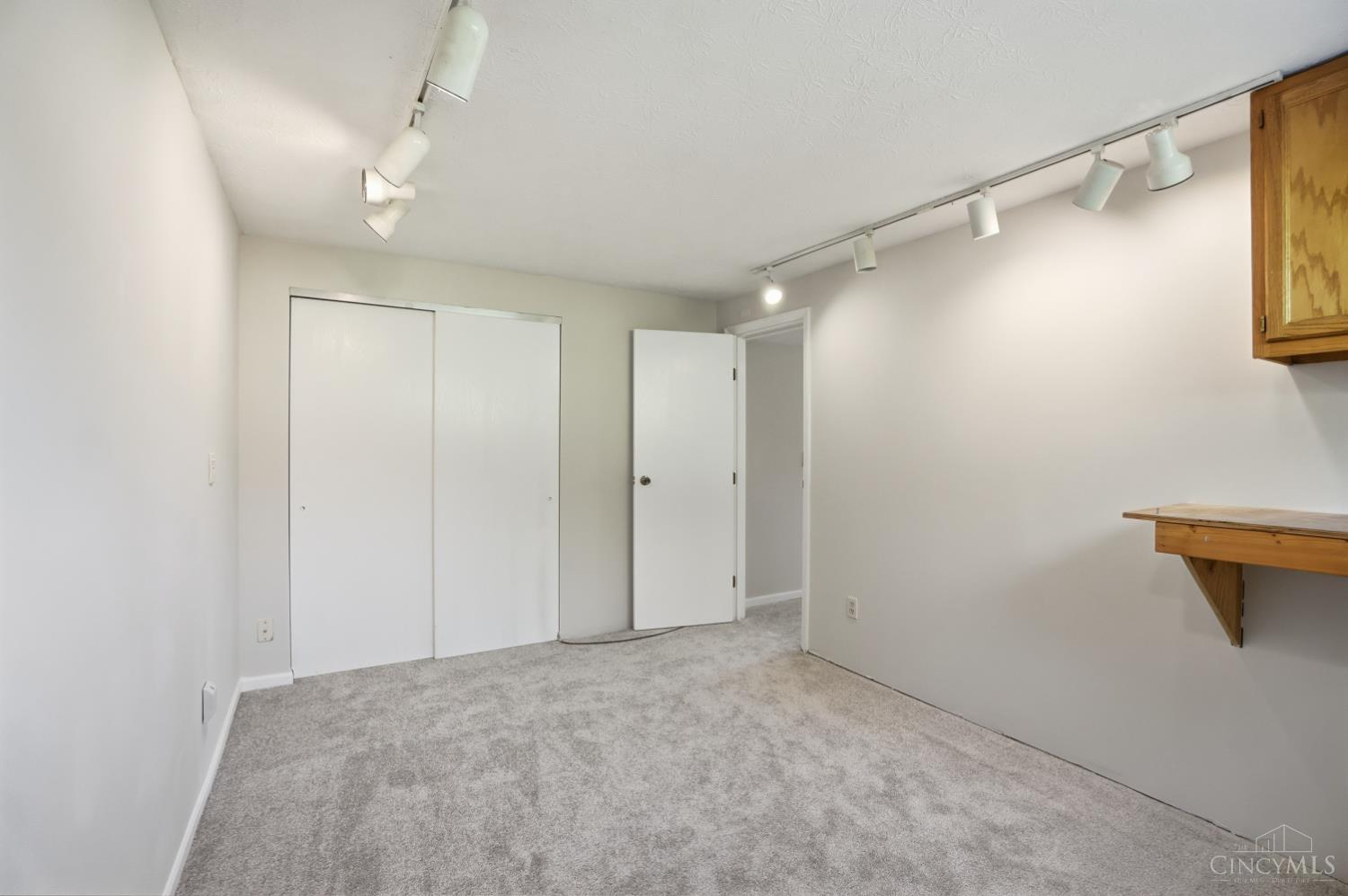 6340 Sheed Road Cincinnati, OH 45247 - Photo 43 of 60