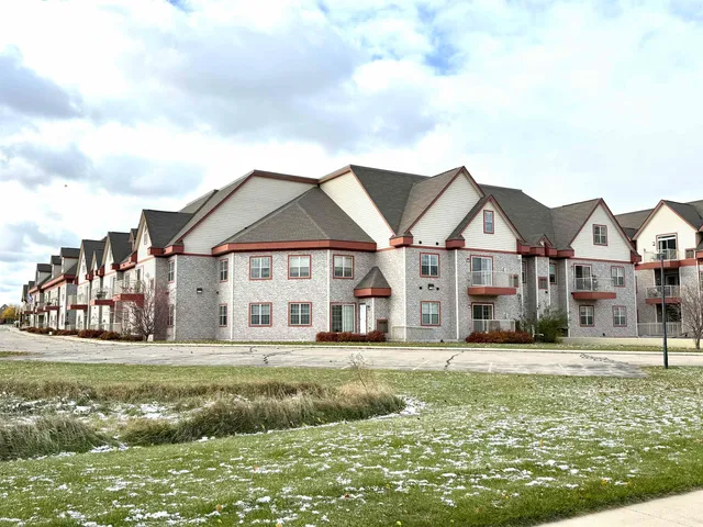 $259,900 | 955 Liberty Boulevard, Unit 104, Sun Prairie, WI 53590