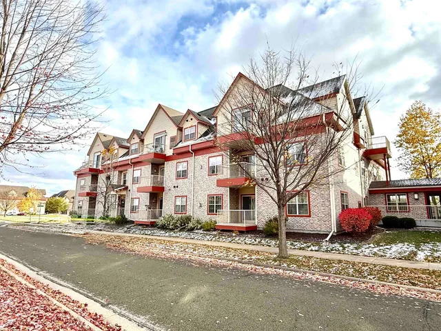 $259,900 | 955 Liberty Boulevard, Unit 104, Sun Prairie, WI 53590