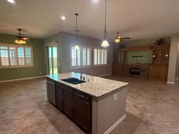 $2,800 | 5703 South Parkcrest Street, Gilbert, AZ 85298