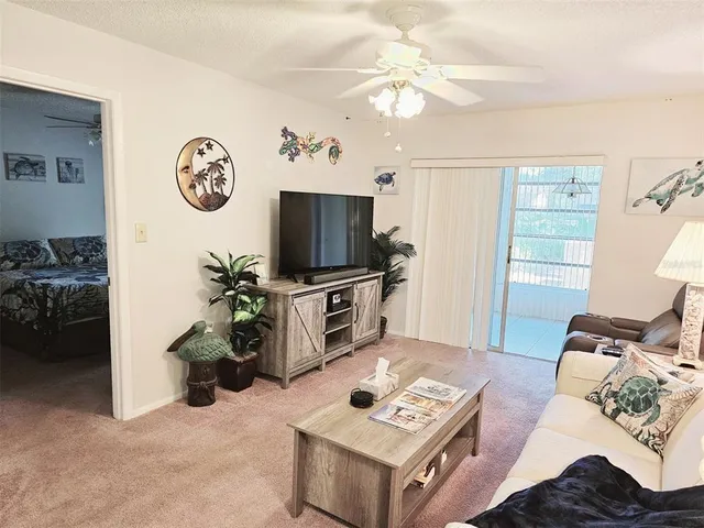$2,600 | 3528 Lake Bayshore Drive, Unit 115, Bradenton, FL 34205