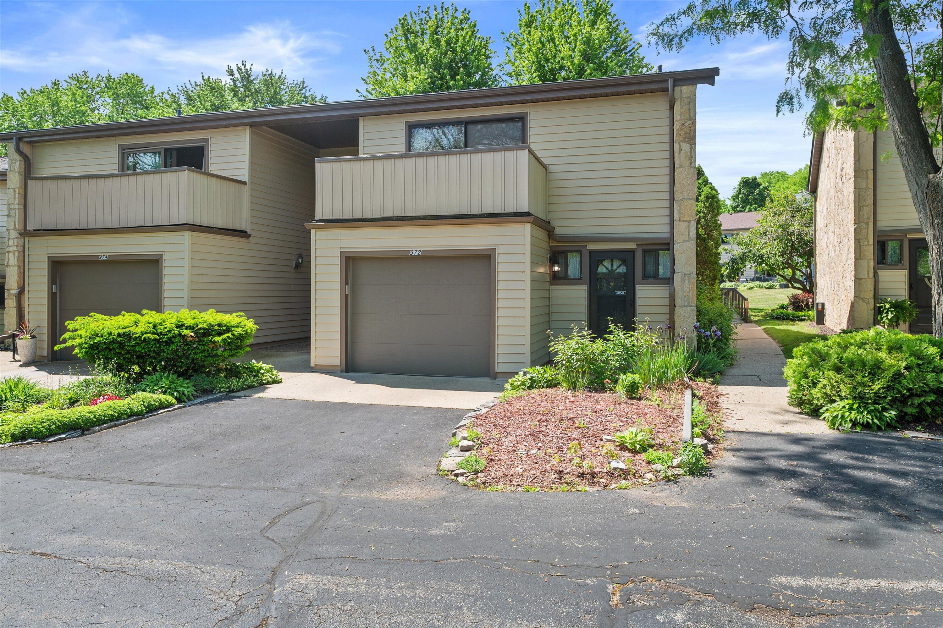 972 Valentine Road Oconomowoc, WI 53066 - Photo 32 of 34 972 Valentine