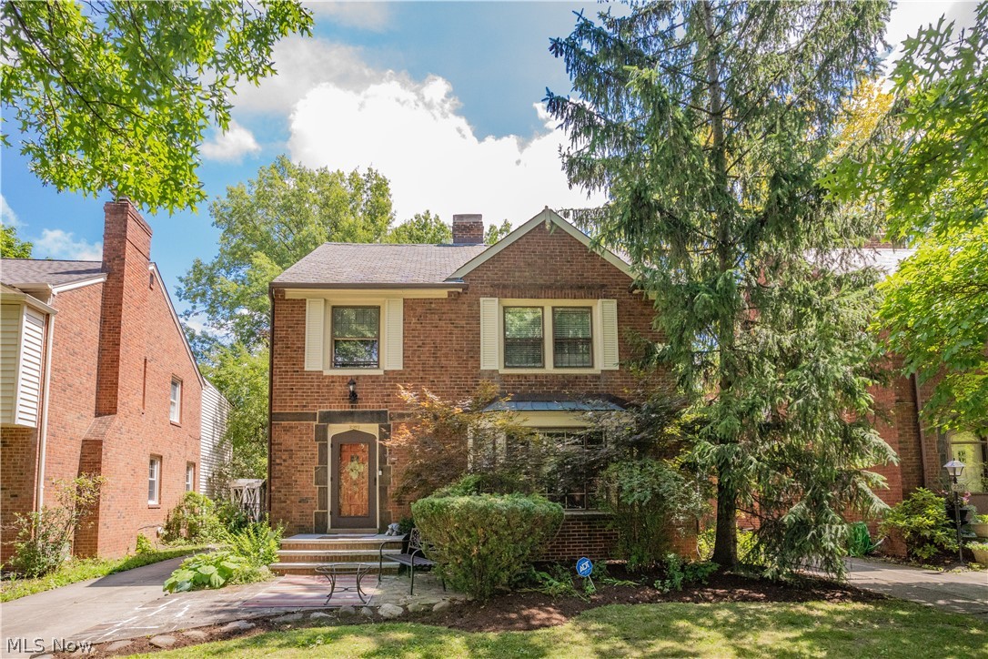2387 Saybrook Road Cleveland, OH 44118 - Photo 1 of 33