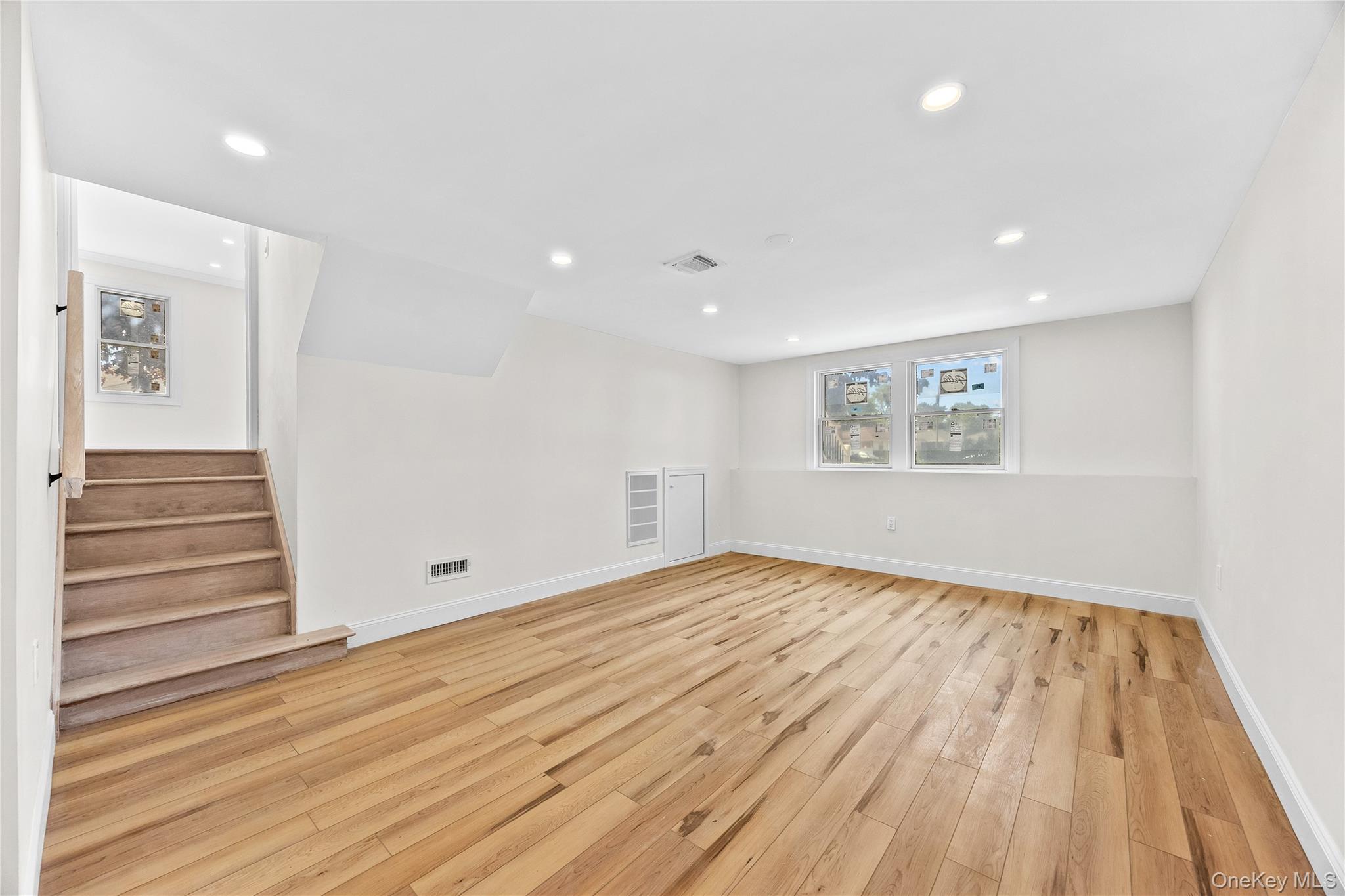 2 Circle Drive Syosset, NY 11791 - Photo 35 of 43