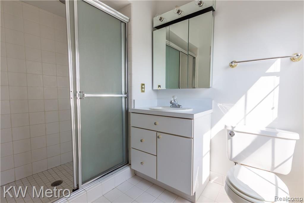 2652 Crooks Road Royal Oak, MI 48073 - Photo 19 of 22