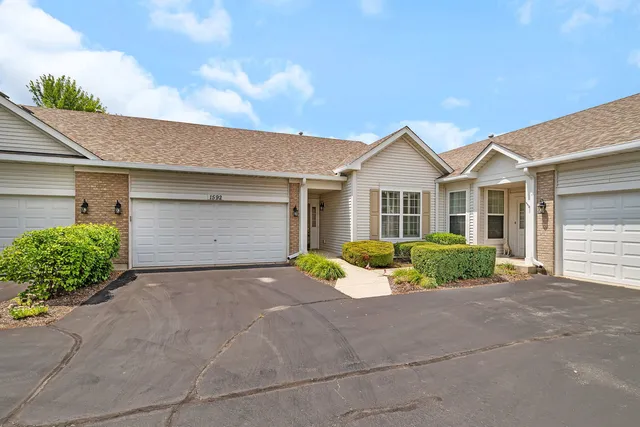 $239,900 | 1592 Cadillac Circle, Romeoville, IL 60446
