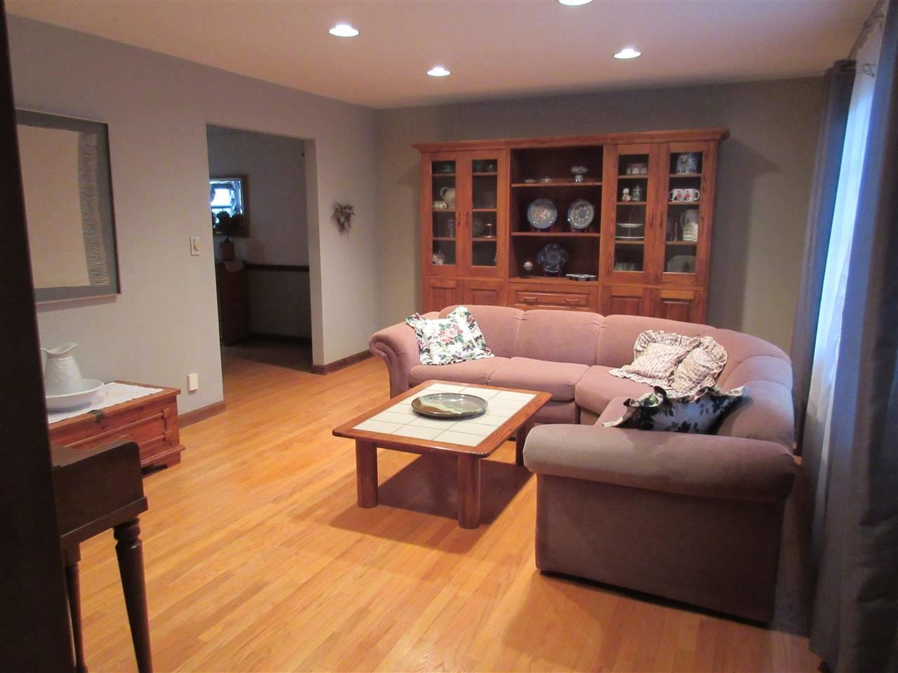 21 Carriage Road Bethlehem, NY 12054 - Photo 3 of 25 Photo 3