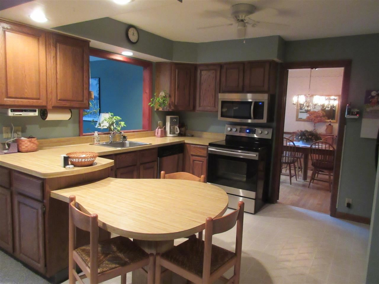 21 Carriage Road Bethlehem, NY 12054 - Photo 6 of 25 Photo 6