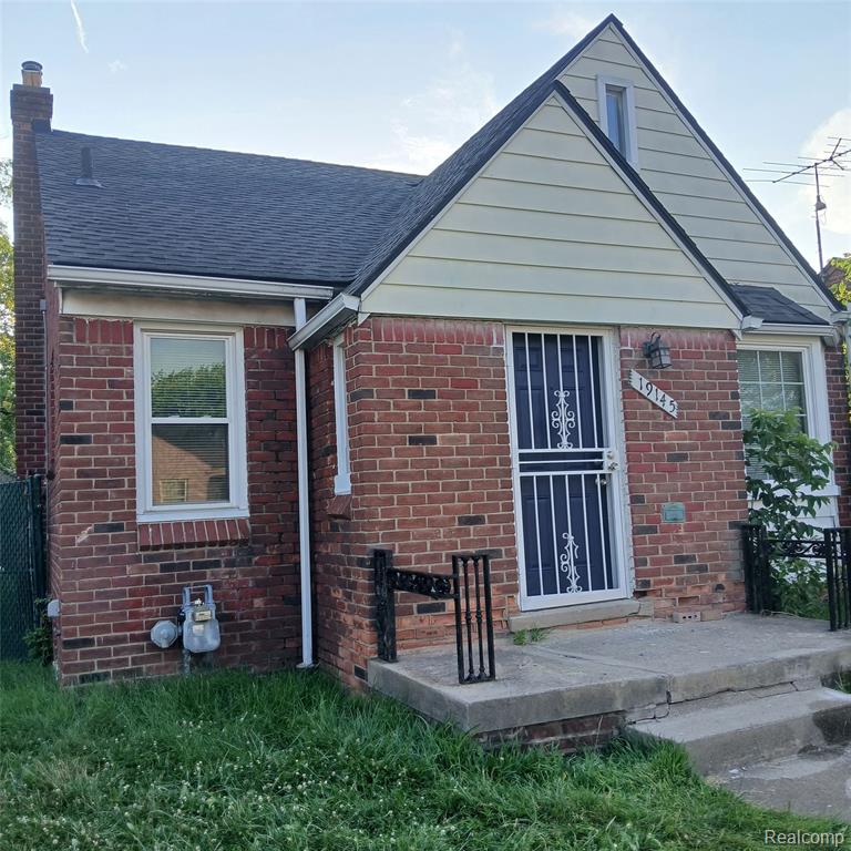 19145 Fielding Street Detroit, MI 48219 - Photo 2 of 18