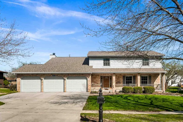 $410,000 | 2203 Oakwood Avenue, Bloomington, IL 61704