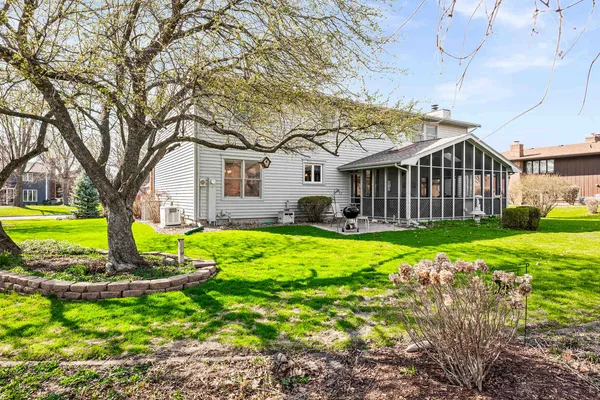 $410,000 | 2203 Oakwood Avenue, Bloomington, IL 61704