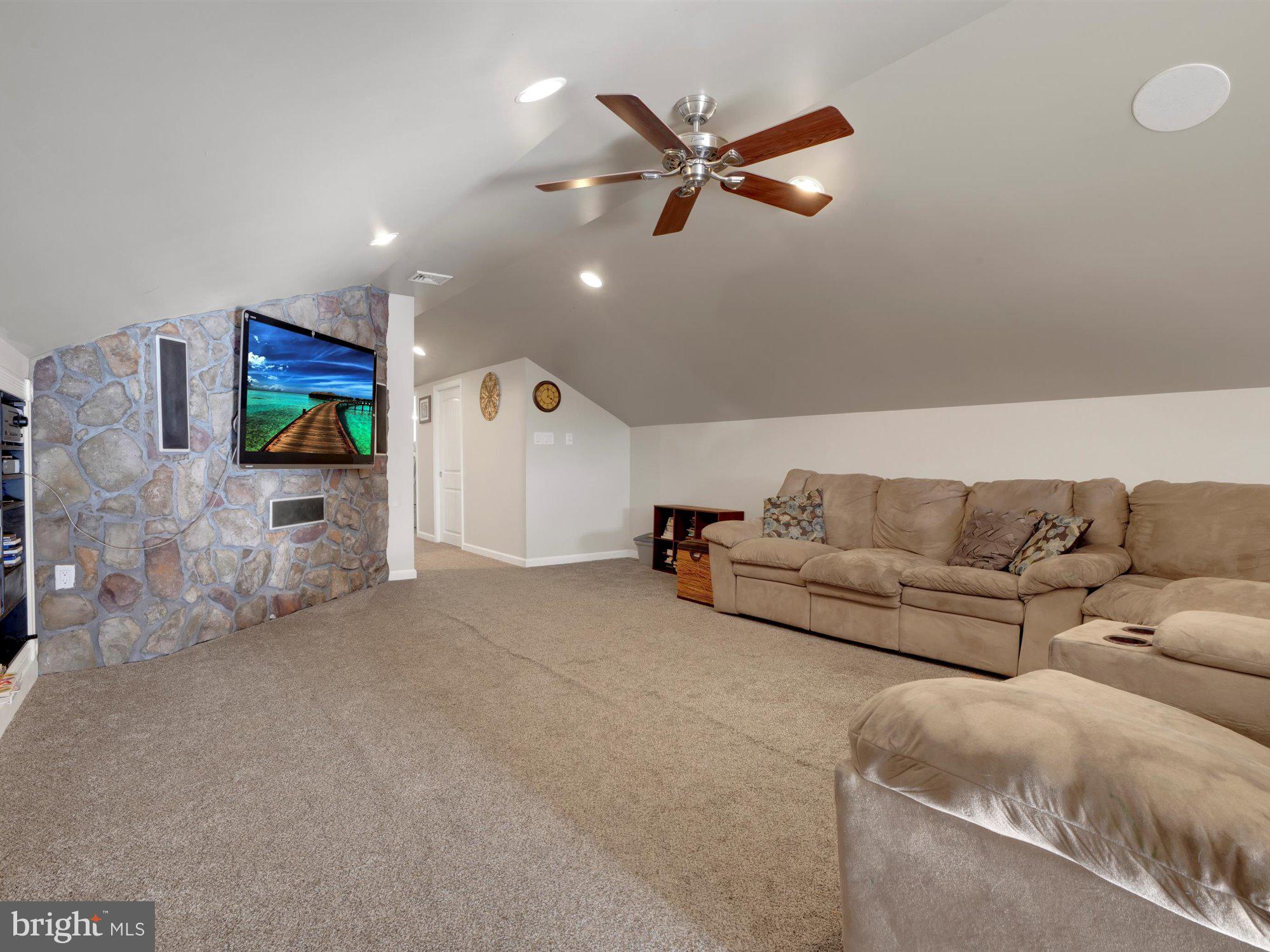 15 James Road Reinholds, PA 17569 - Photo 9 of 34 Living Room