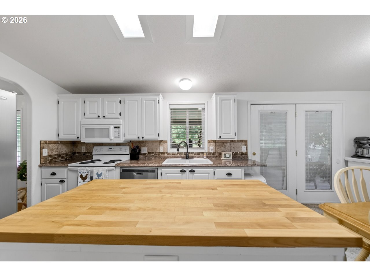 83239 North Pioneer Road Florence, OR 97439 - Photo 27 of 48 Kitchen
