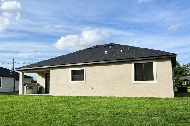 $349,000 | 5012 Tradewinds Circle, LaBelle, FL 33935