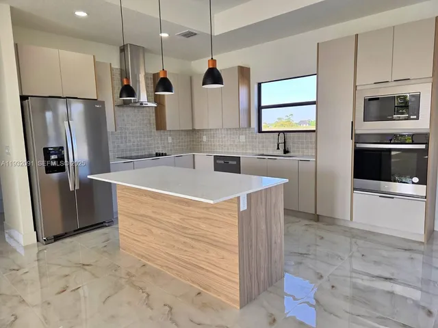 $349,000 | 5012 Tradewinds Circle, LaBelle, FL 33935