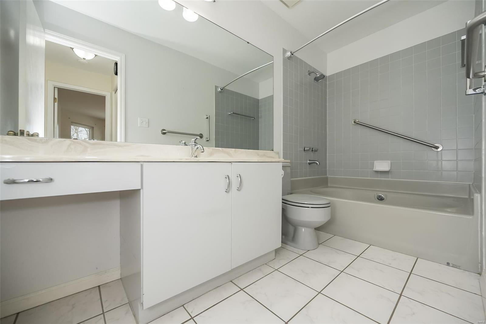 178 Cascade Cir Drive Ballwin, MO 63021 - Photo 17 of 41