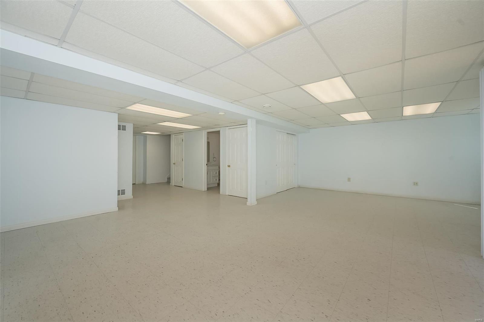 178 Cascade Cir Drive Ballwin, MO 63021 - Photo 31 of 41