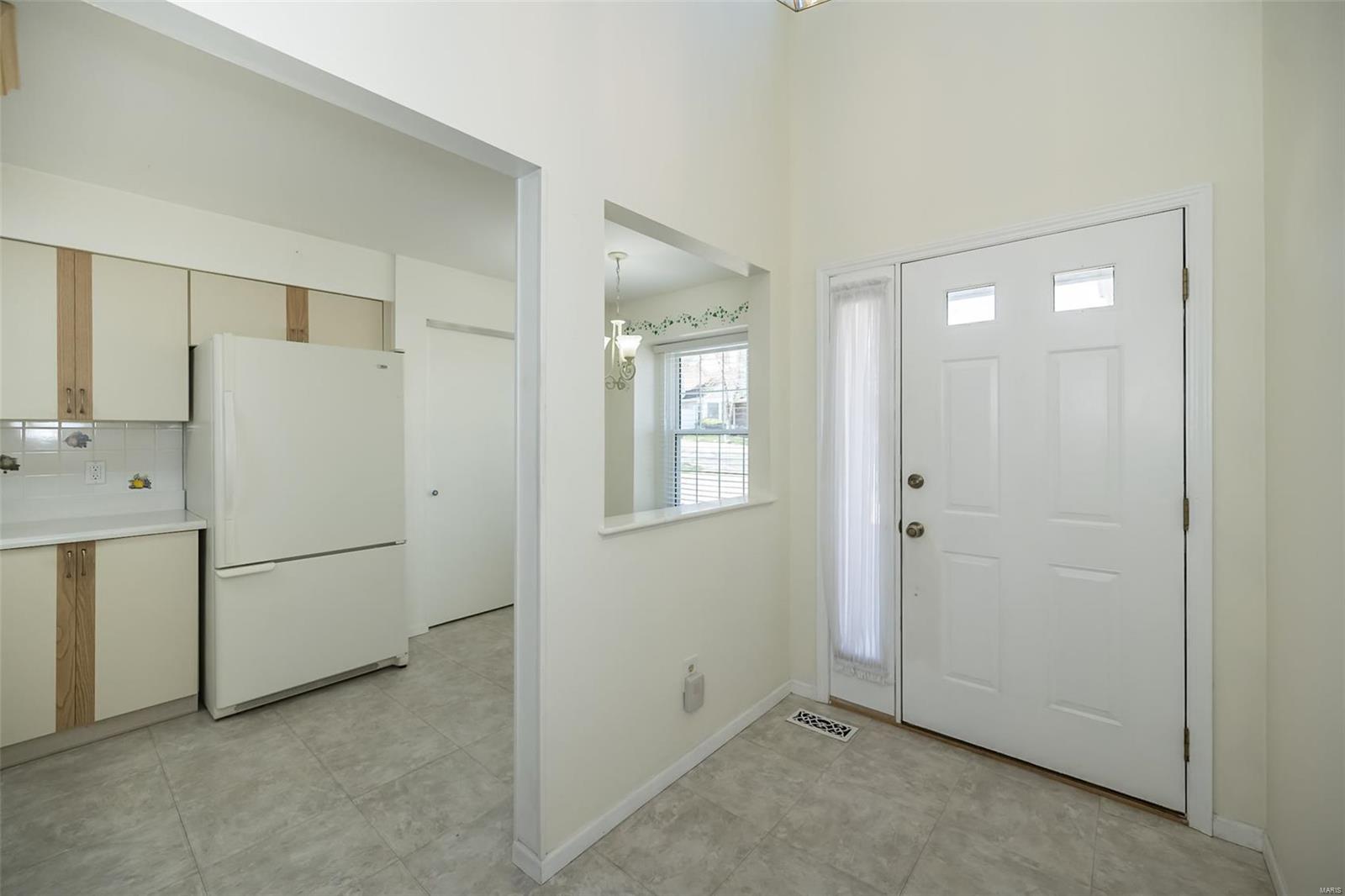 178 Cascade Cir Drive Ballwin, MO 63021 - Photo 4 of 41