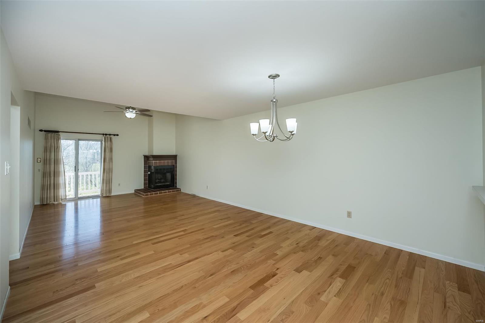 178 Cascade Cir Drive Ballwin, MO 63021 - Photo 9 of 41