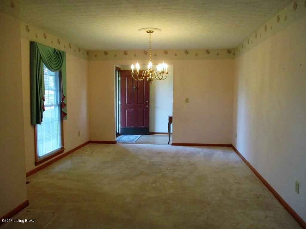 7204 Ridge Creek Road Louisville, KY 40291 - Photo 9 of 39 6-LR IMG_0254 (1024x768)